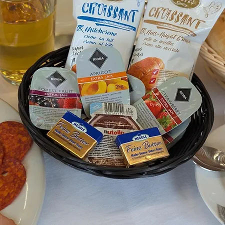 Zankapu -hotel For You- Adult & Bike Friendly 3-room With Local Wine, Terrace & Kali-medence Experience *